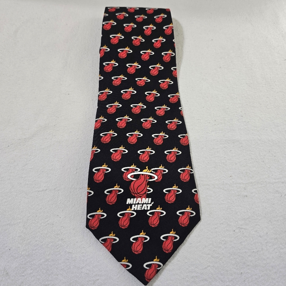 Ralph Marlin & Co 2004 NBA Miami Heat Blk/Red/Orange Silk Tie 3 3/4" Wide